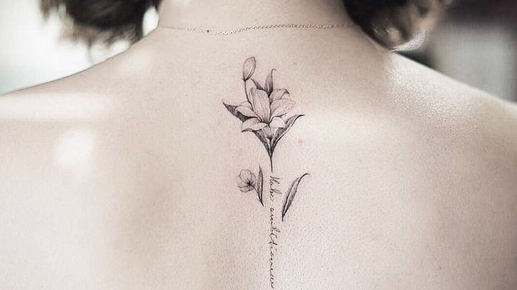 minimalist tattoo flower