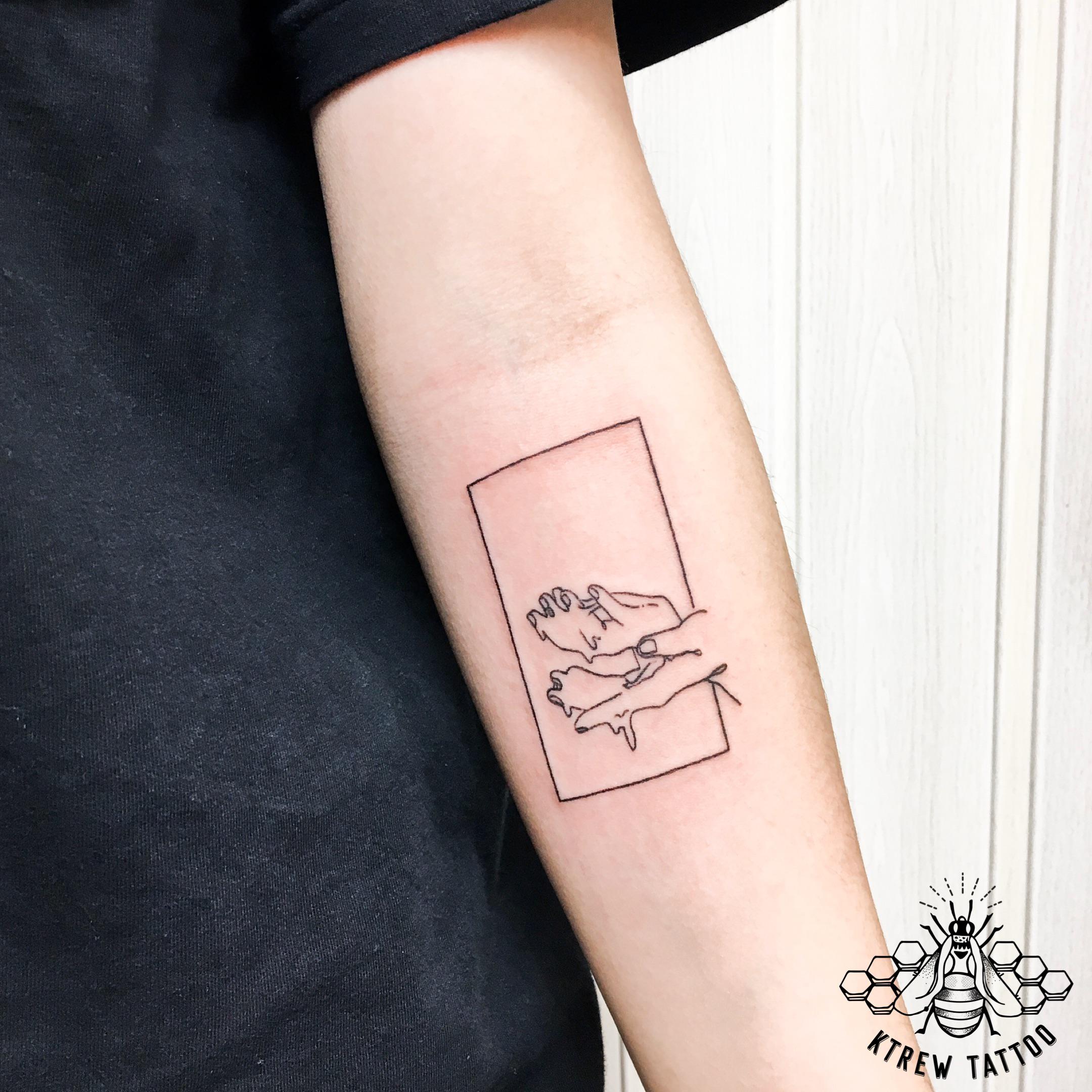 minimlist tattoos